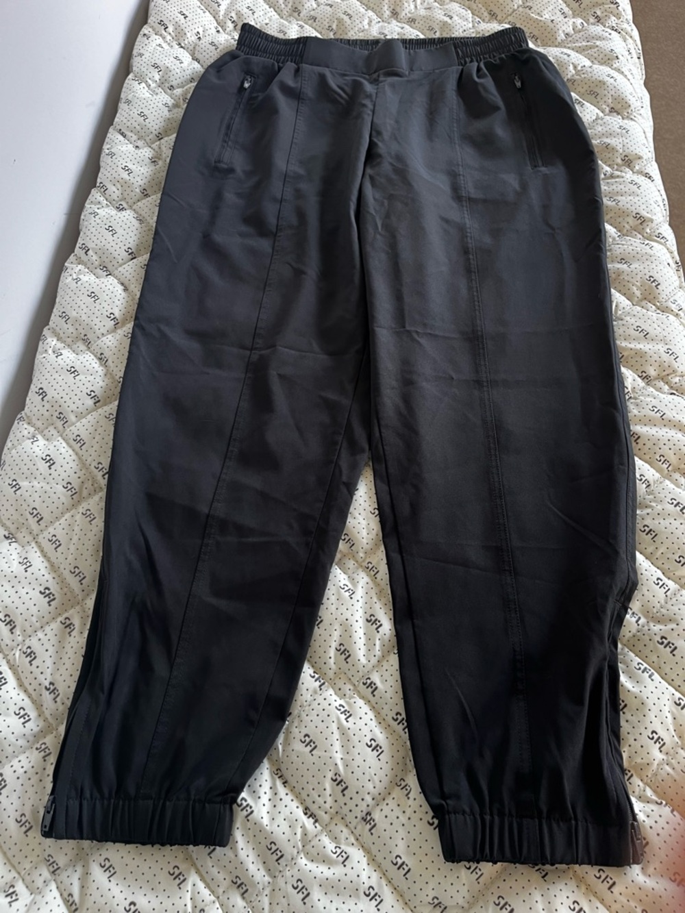 Old Navy Women's Black Elastic-Waist Jogger Pants